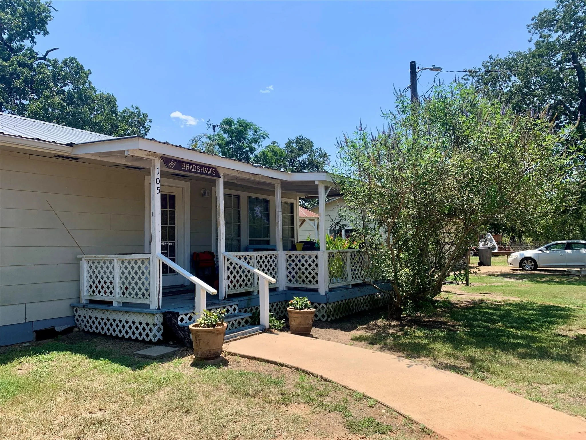 Photo of 105 TOM TOM, Smithville, TX, 78957