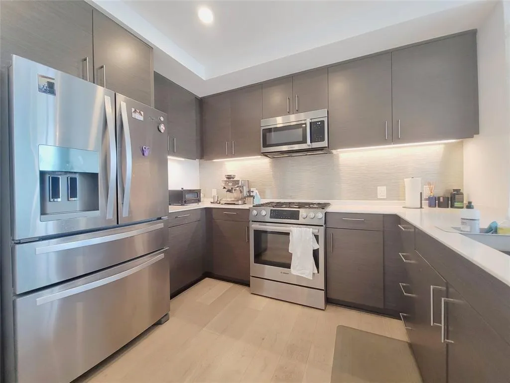 Photo 2 of 301 WEST AVE #1203