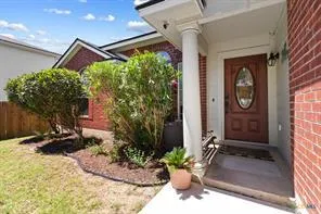 Photo 2 of 293 DONATELLO ST