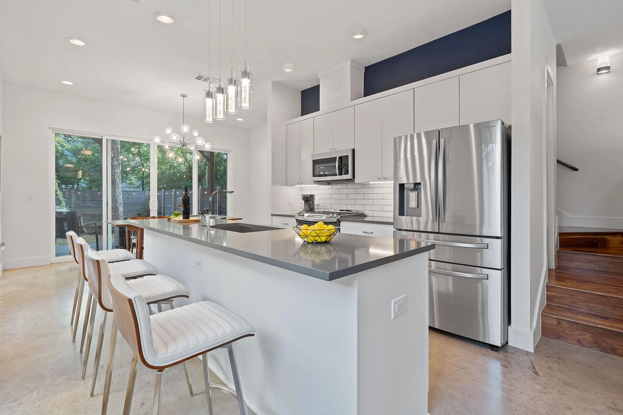 Photo 5 of 3133 GOVALLE AVE #B