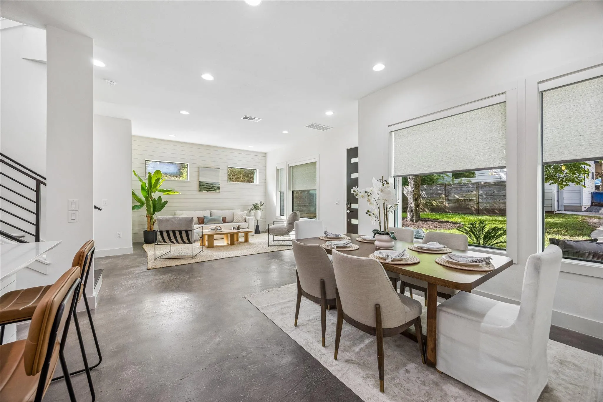 Photo 5 of 1118 ALGARITA AVE #2