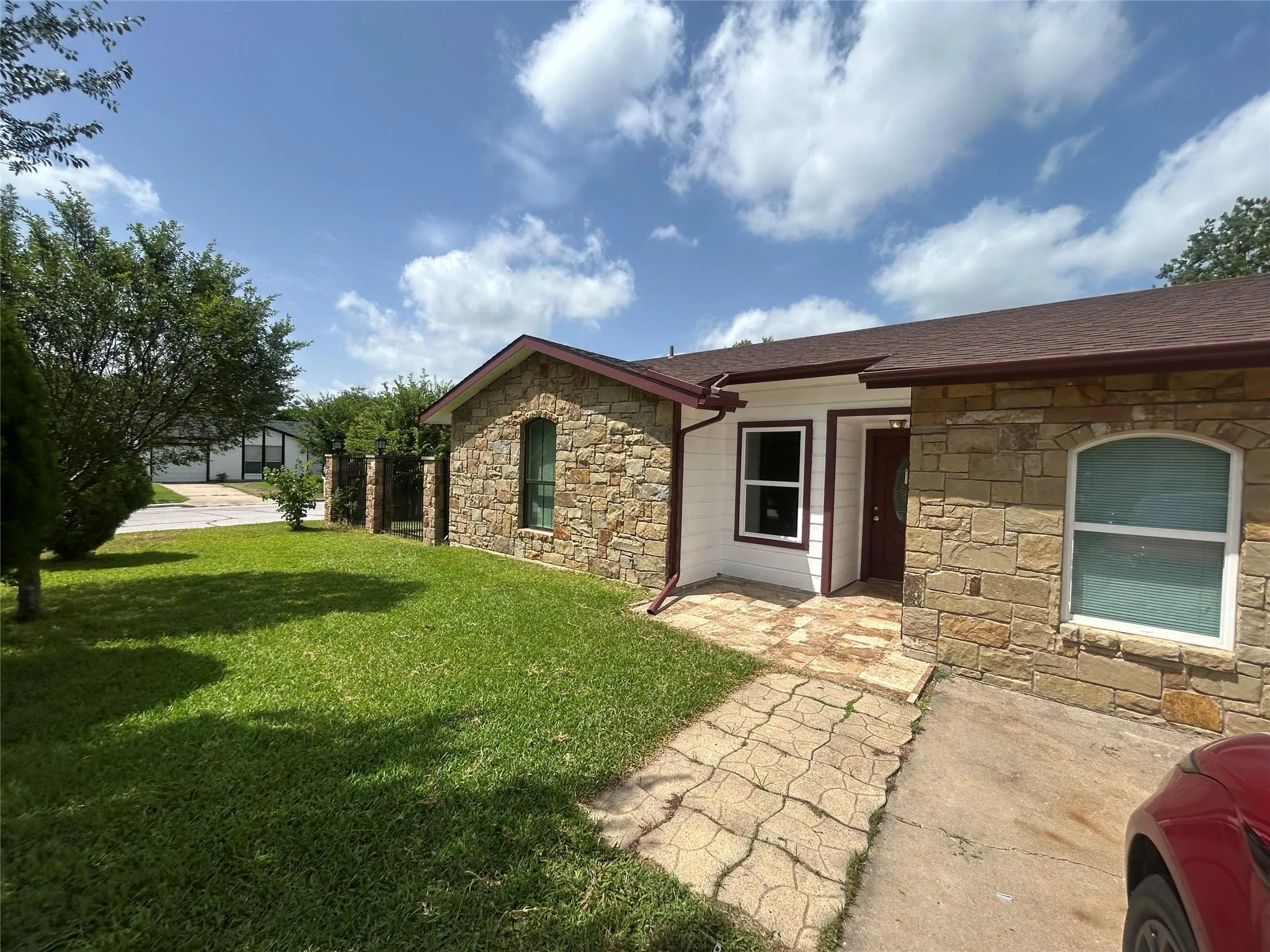 Photo of 1909 HEATHWOOD CIR, Round Rock, TX, 78664