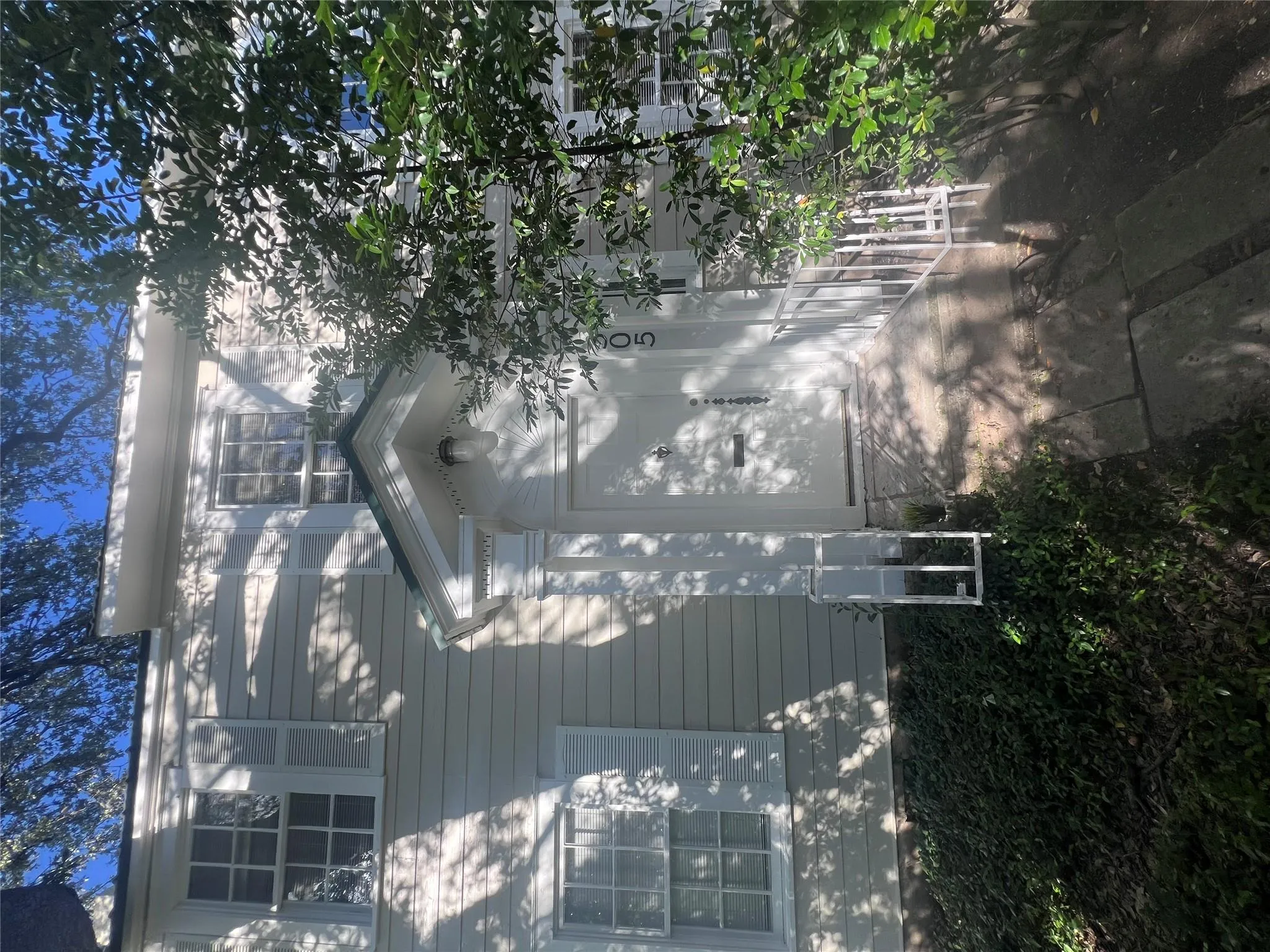Photo 3 of 305 MOORE BLVD #B