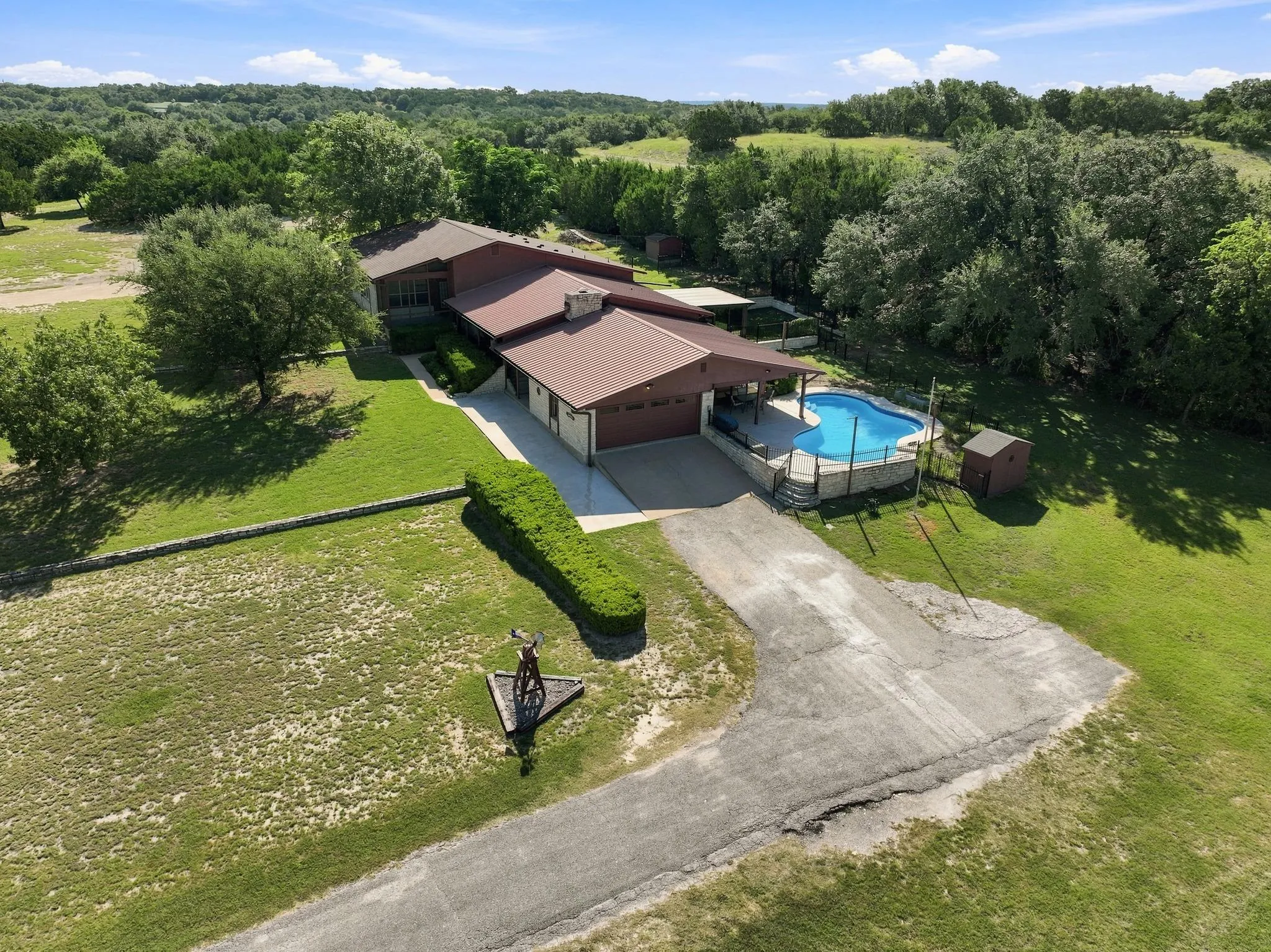 Photo of 606 ROLLING HILLS RD, Liberty Hill, TX, 78642