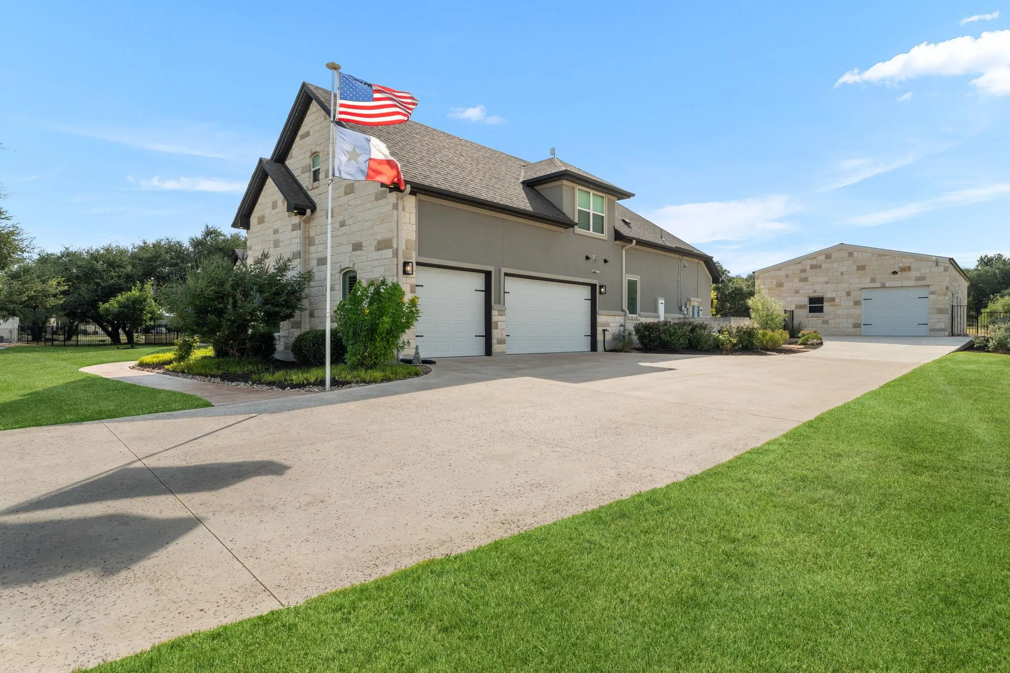 Photo 3 of 1134 WOODPARK LN