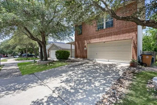 Photo 3 of 8710 DAVIS OAKS TRL