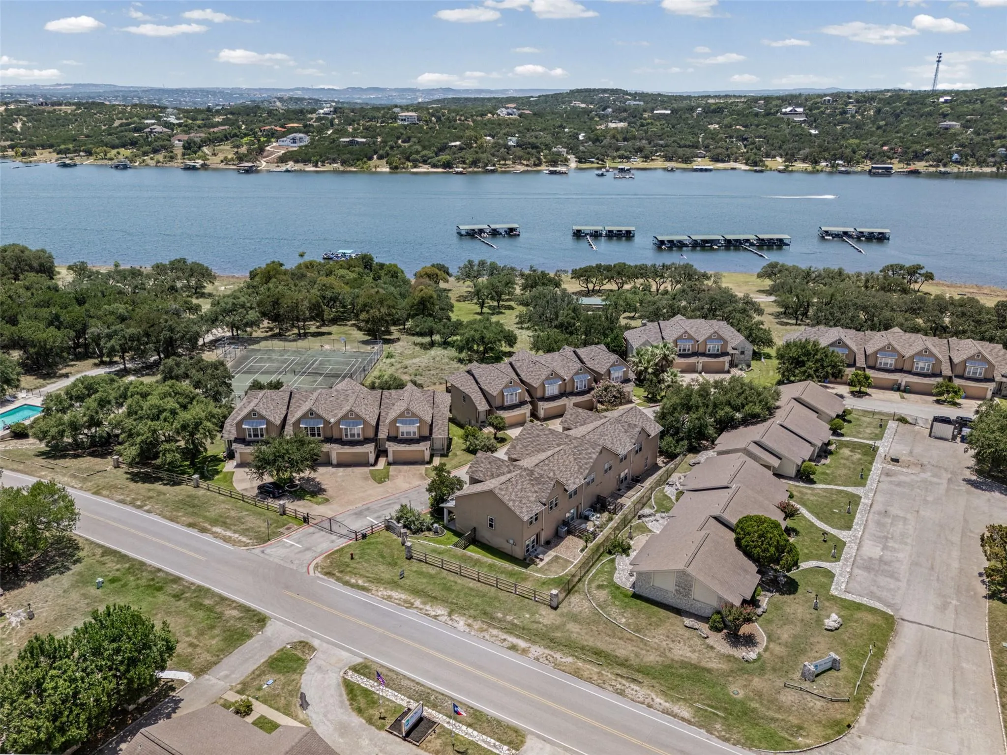 Photo 2 of 20911 WATERSIDE DR #9