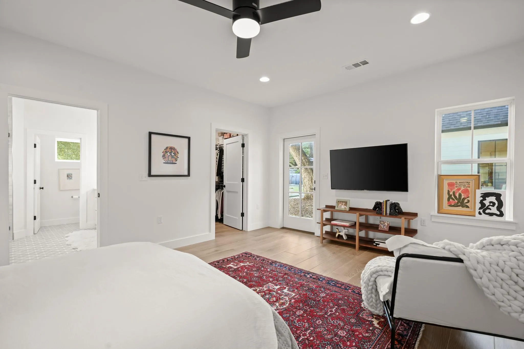 Photo 4 of 7609 SUMMERVALE DR