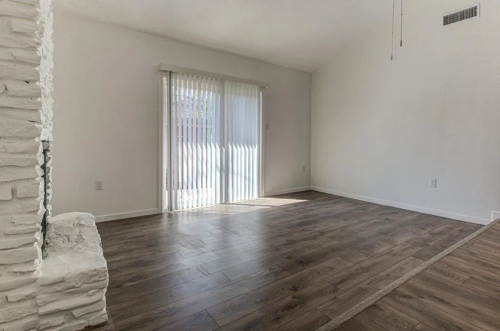 Photo 5 of 5706 GLOUCESTER LN #A