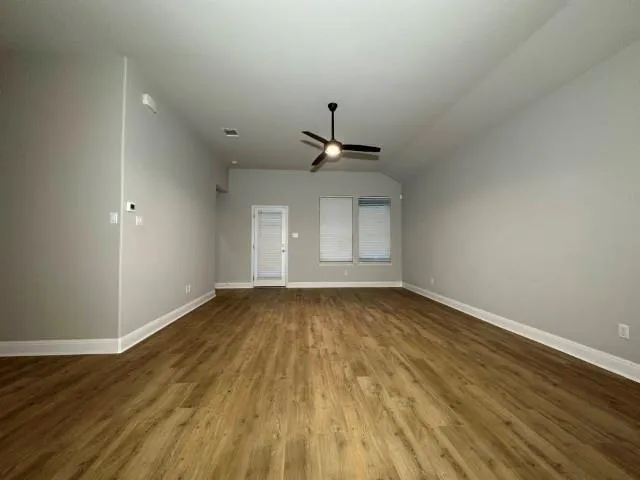Photo 4 of 501 DUROC DR
