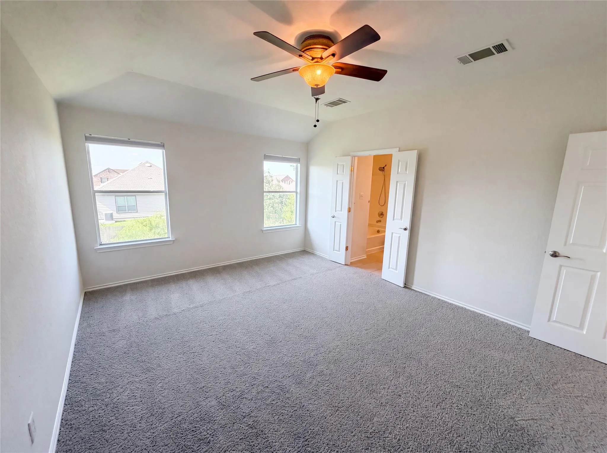 Photo 4 of 206 ALMQUIST ST
