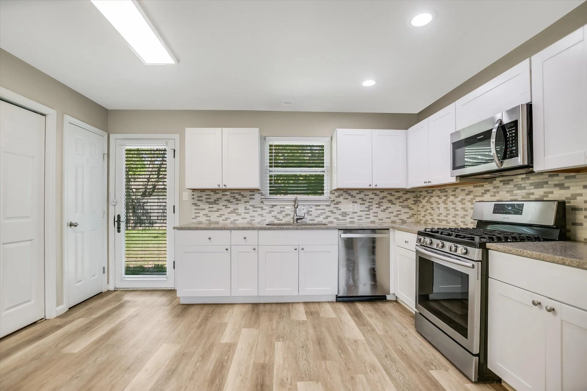 Photo of 6026 BLUEBELL CIR, Austin, TX, 78741