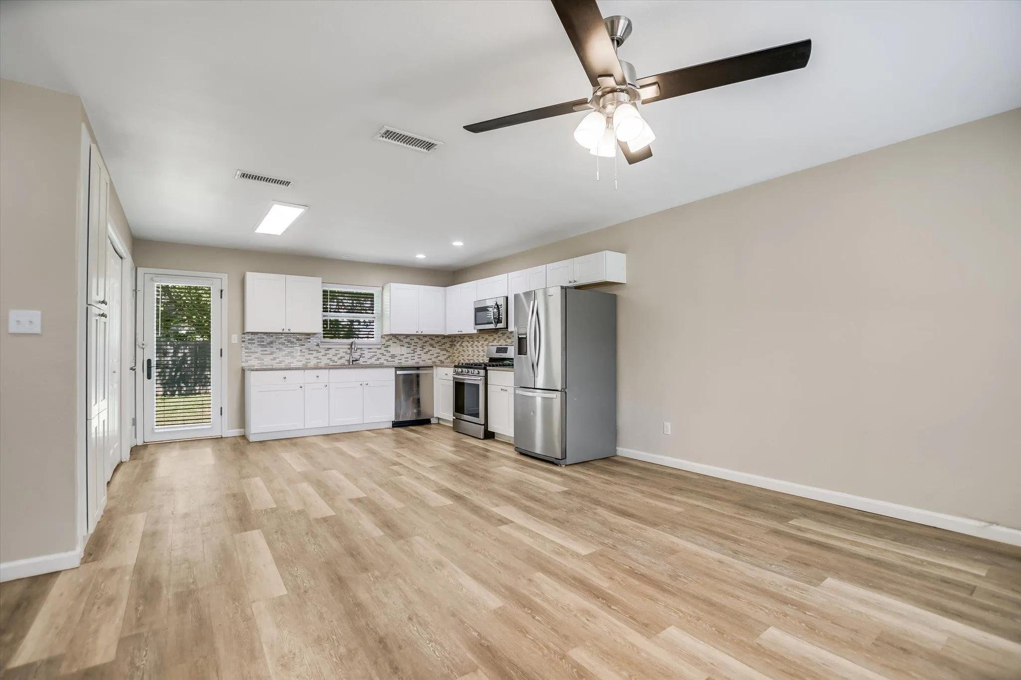 Photo 2 of 6026 BLUEBELL CIR