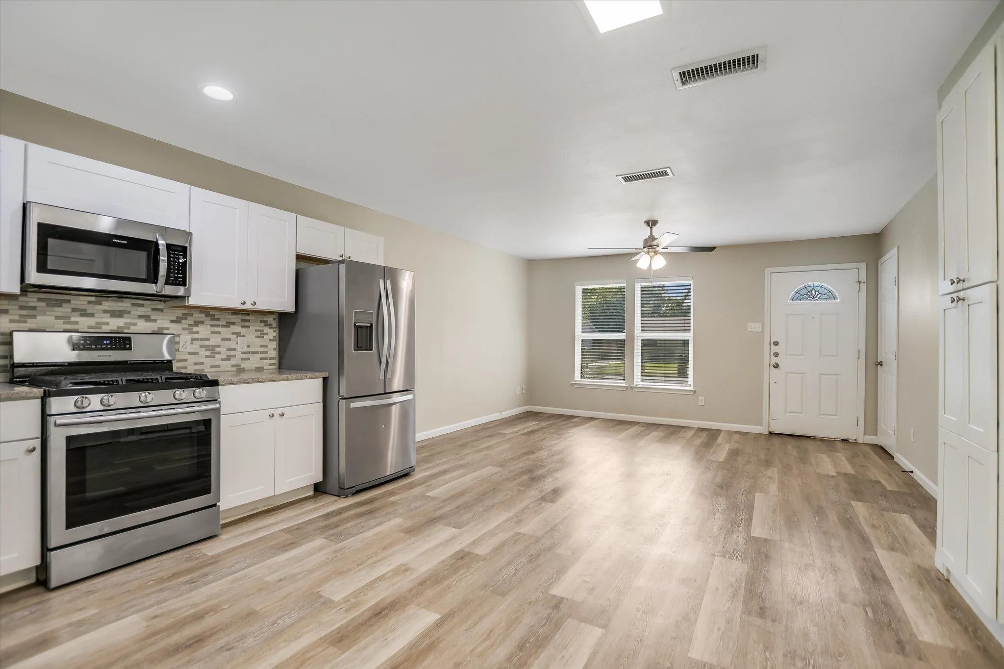 Photo 4 of 6026 BLUEBELL CIR