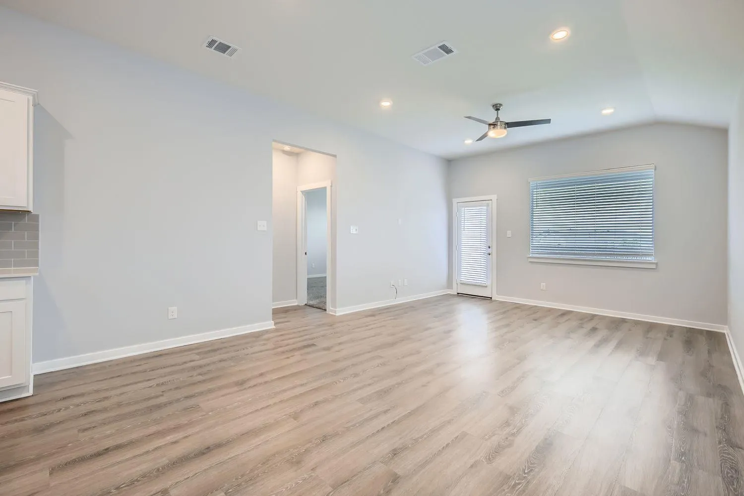 Photo 5 of 222 NEW HAMPTON WAY