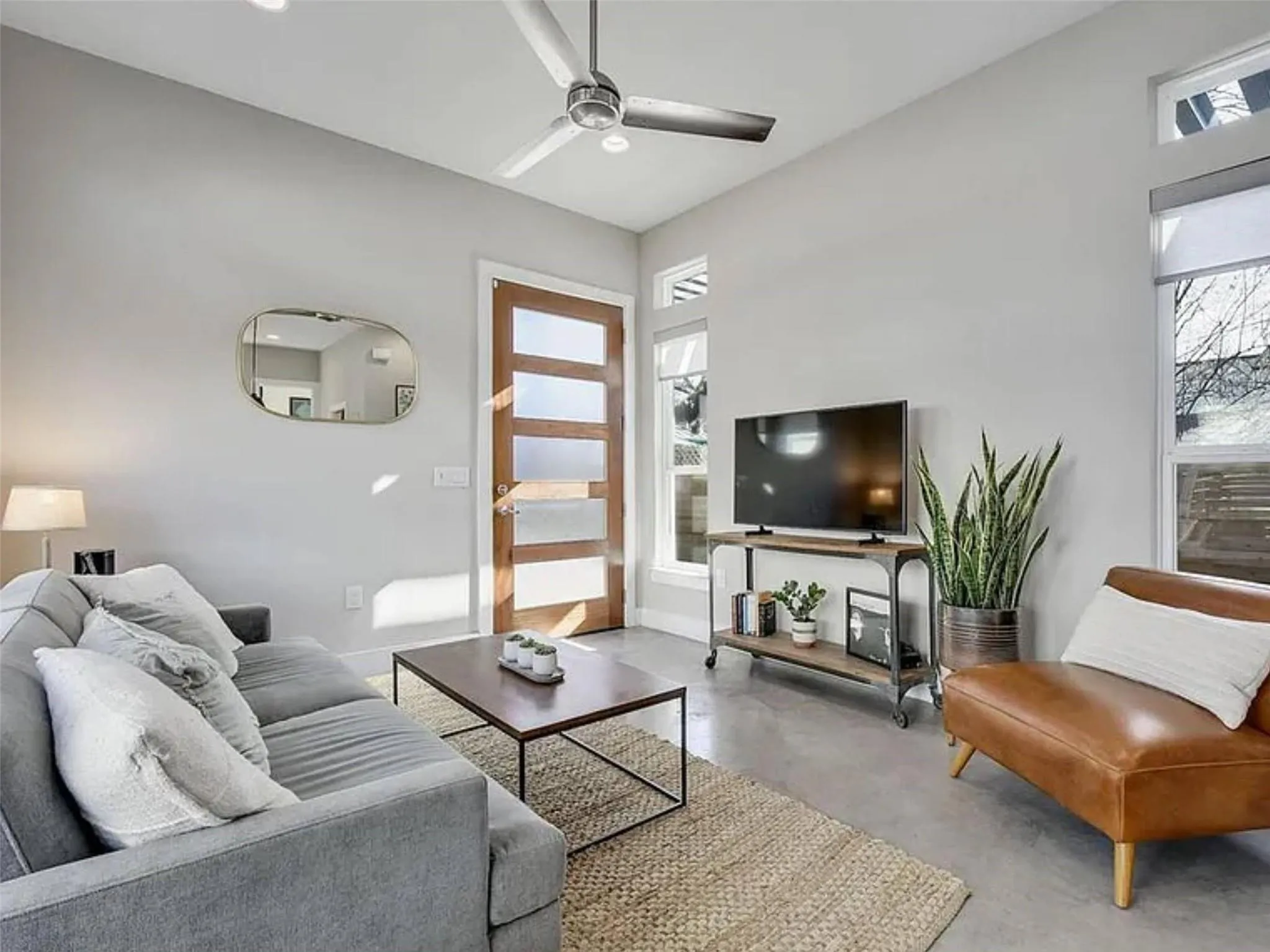 Photo 5 of 2709 E 3RD ST #2