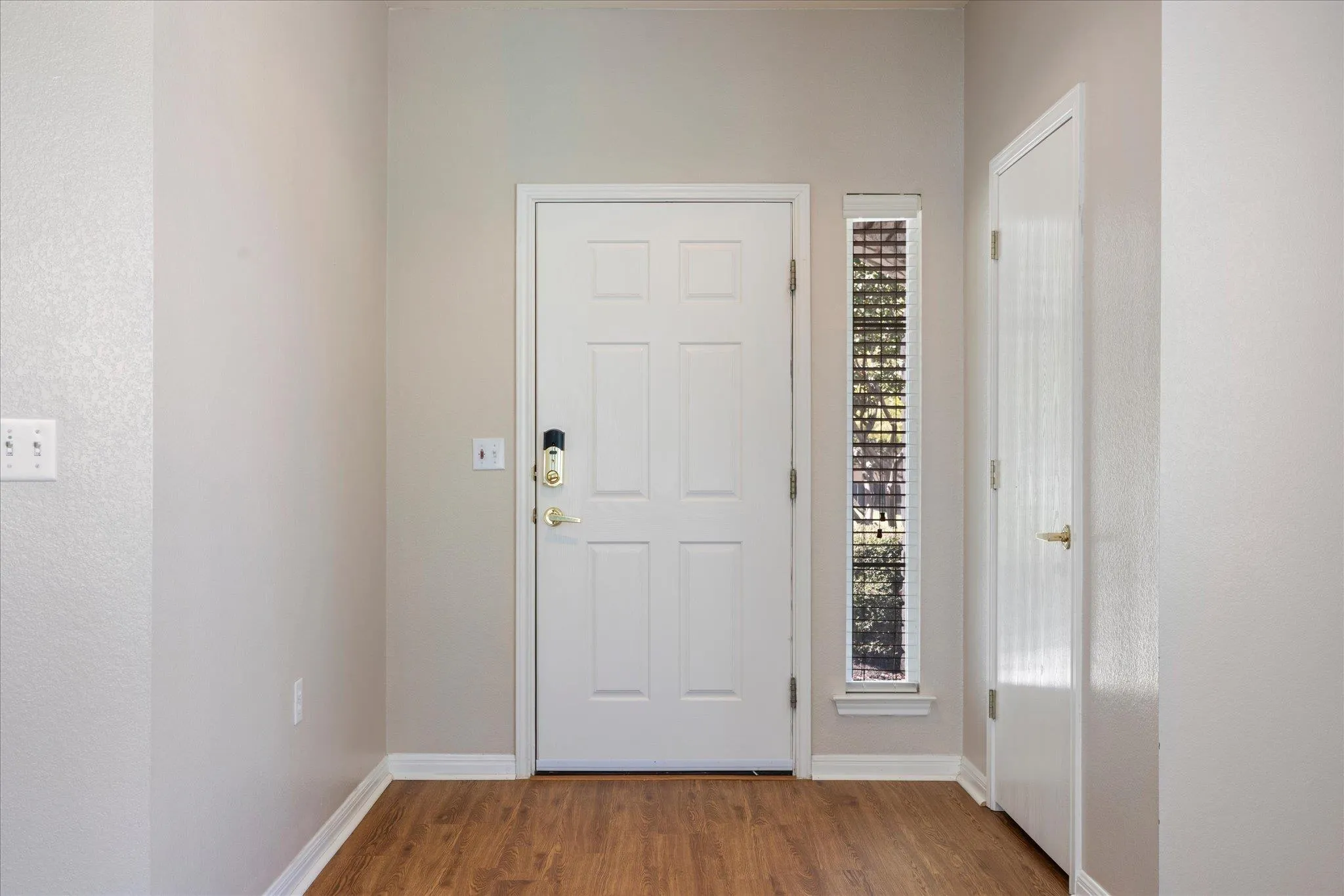 Photo 4 of 206 MONTLEY TRL
