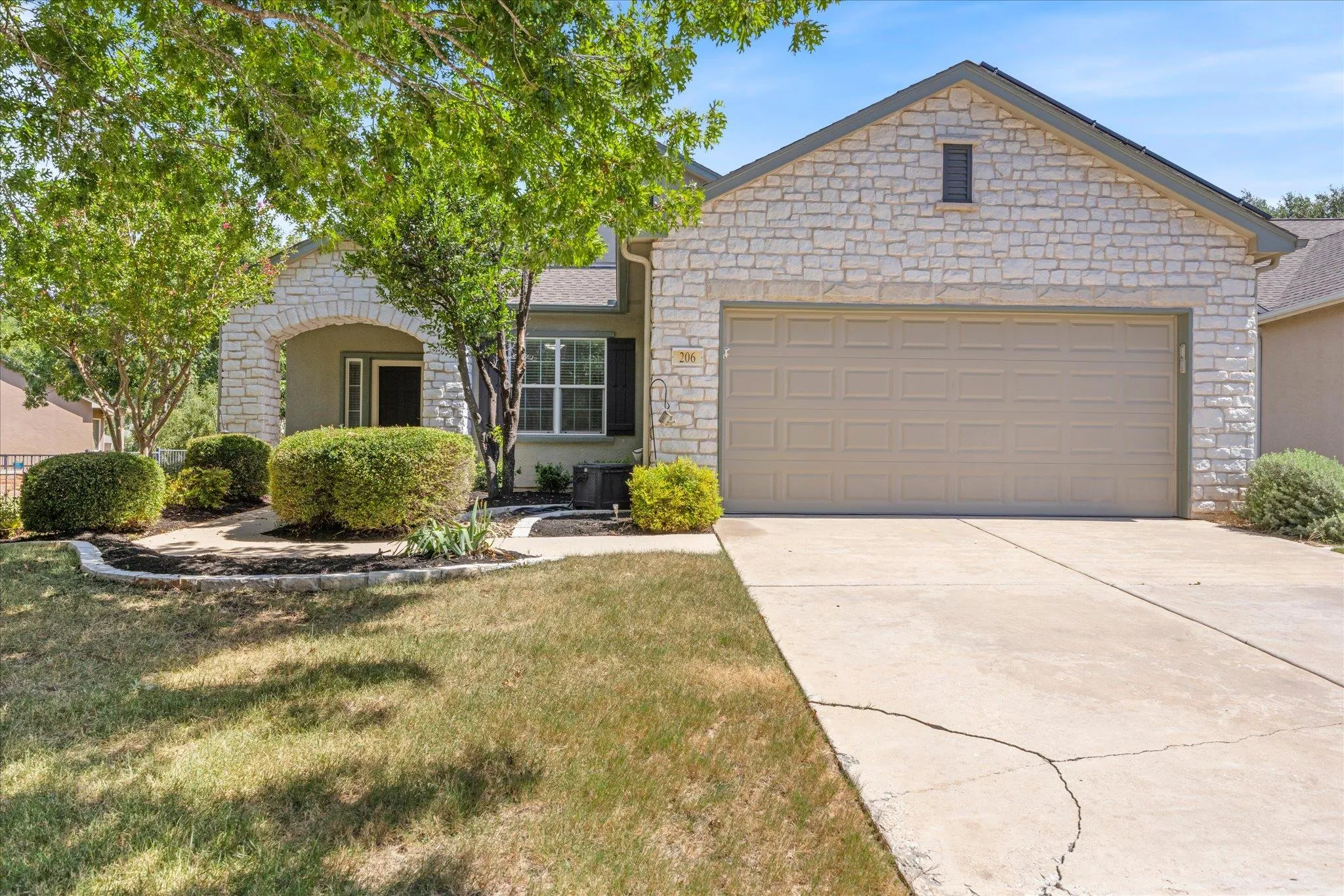 Photo 2 of 206 MONTLEY TRL