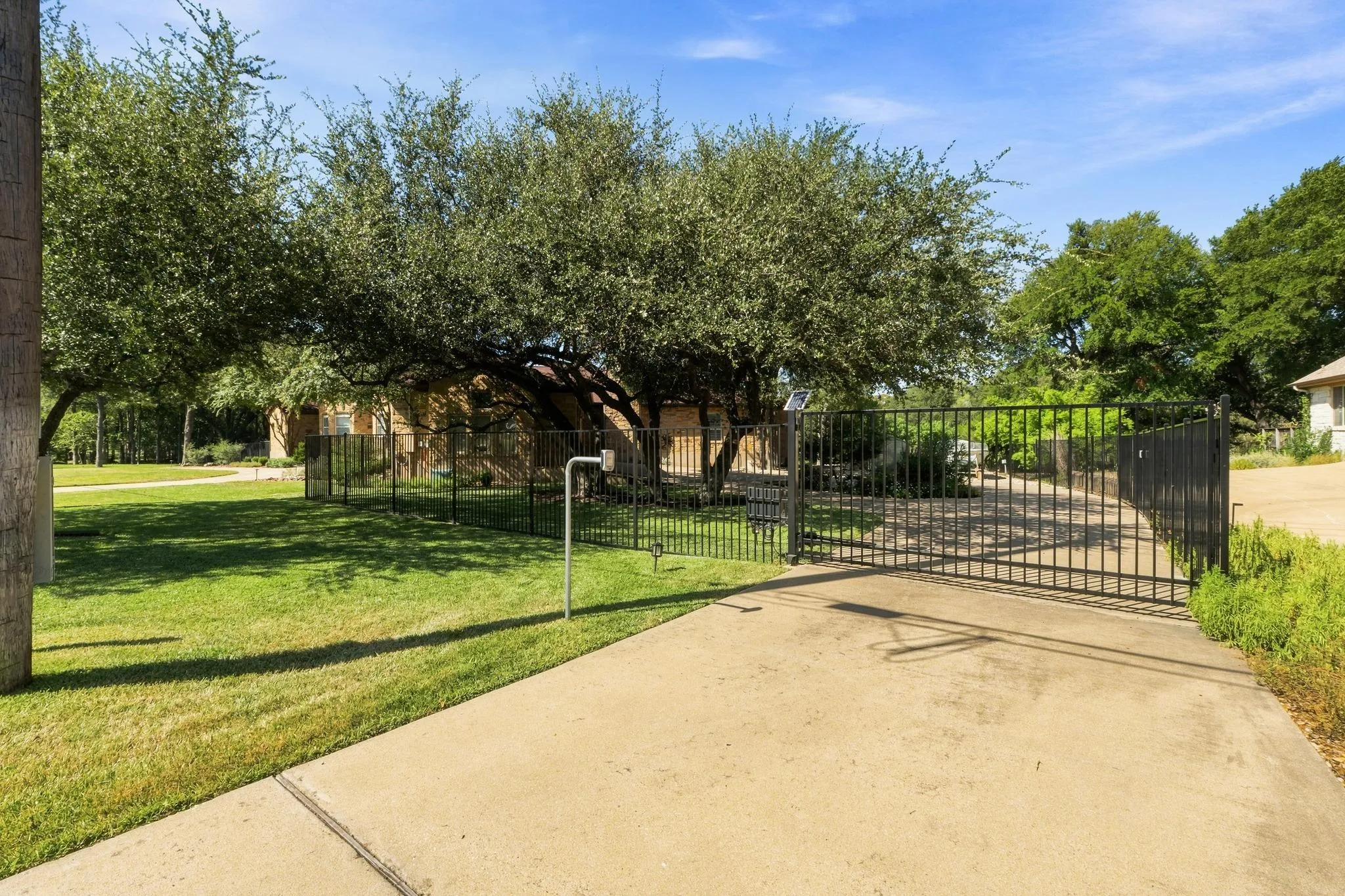 Photo 4 of 2308 WALSH DR