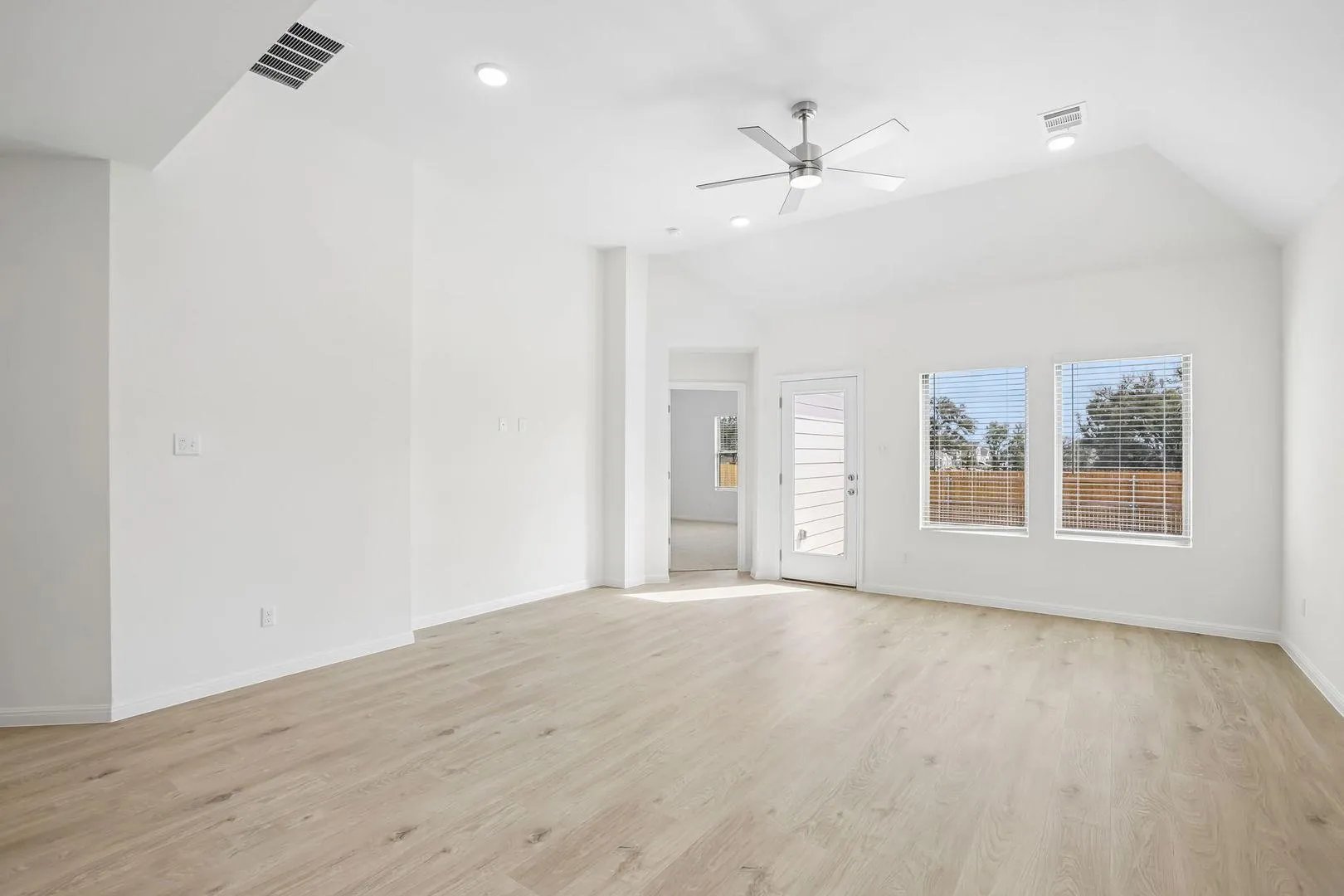 Photo 5 of 187 HORNET ST