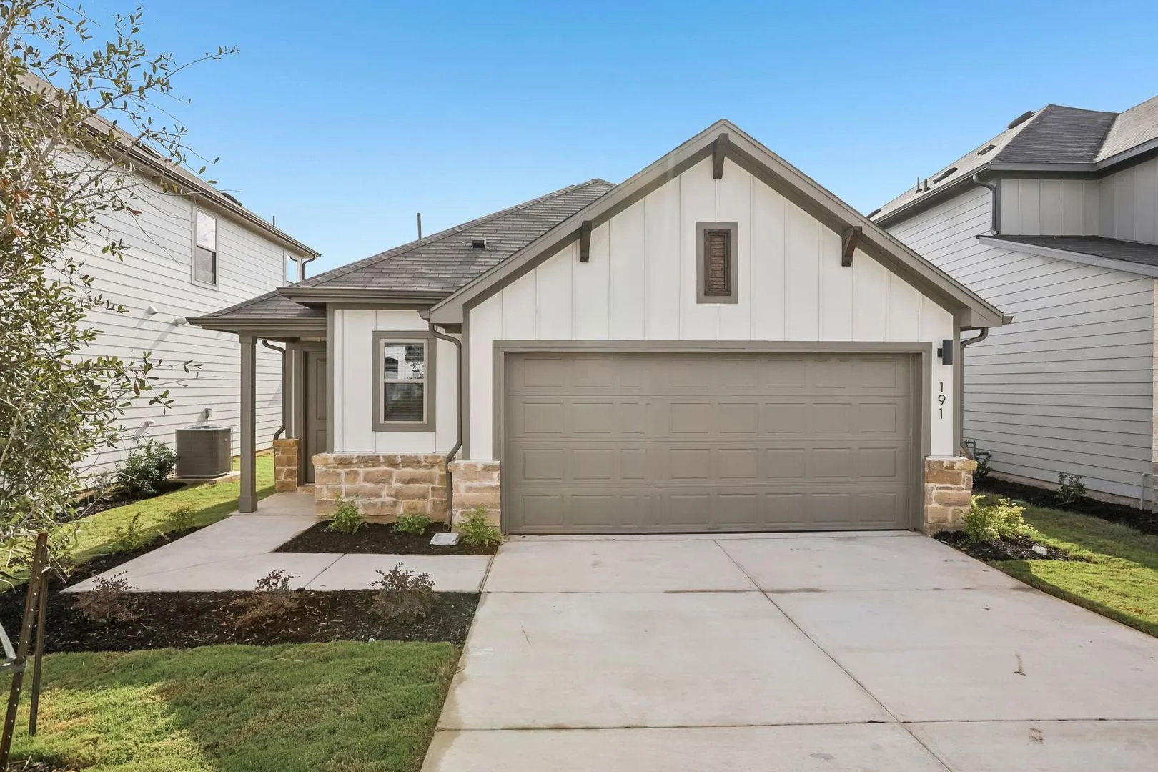 Photo of 191 HORNET ST, Elgin, TX, 78621