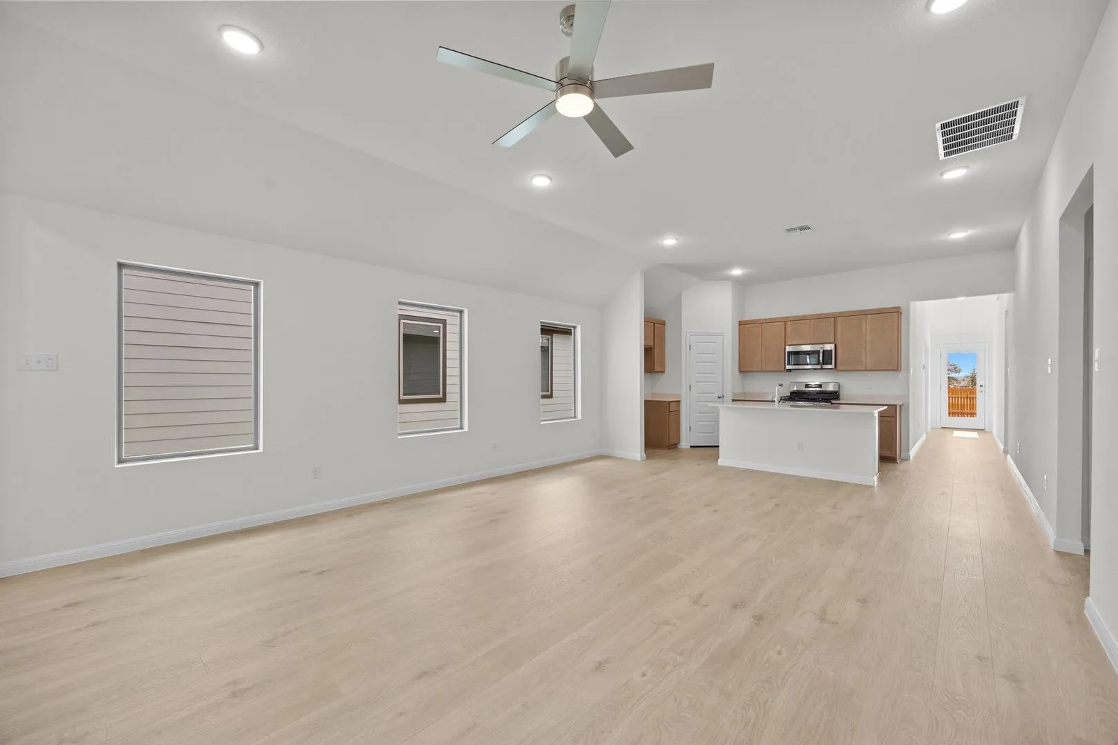 Photo 5 of 211 HORNET ST