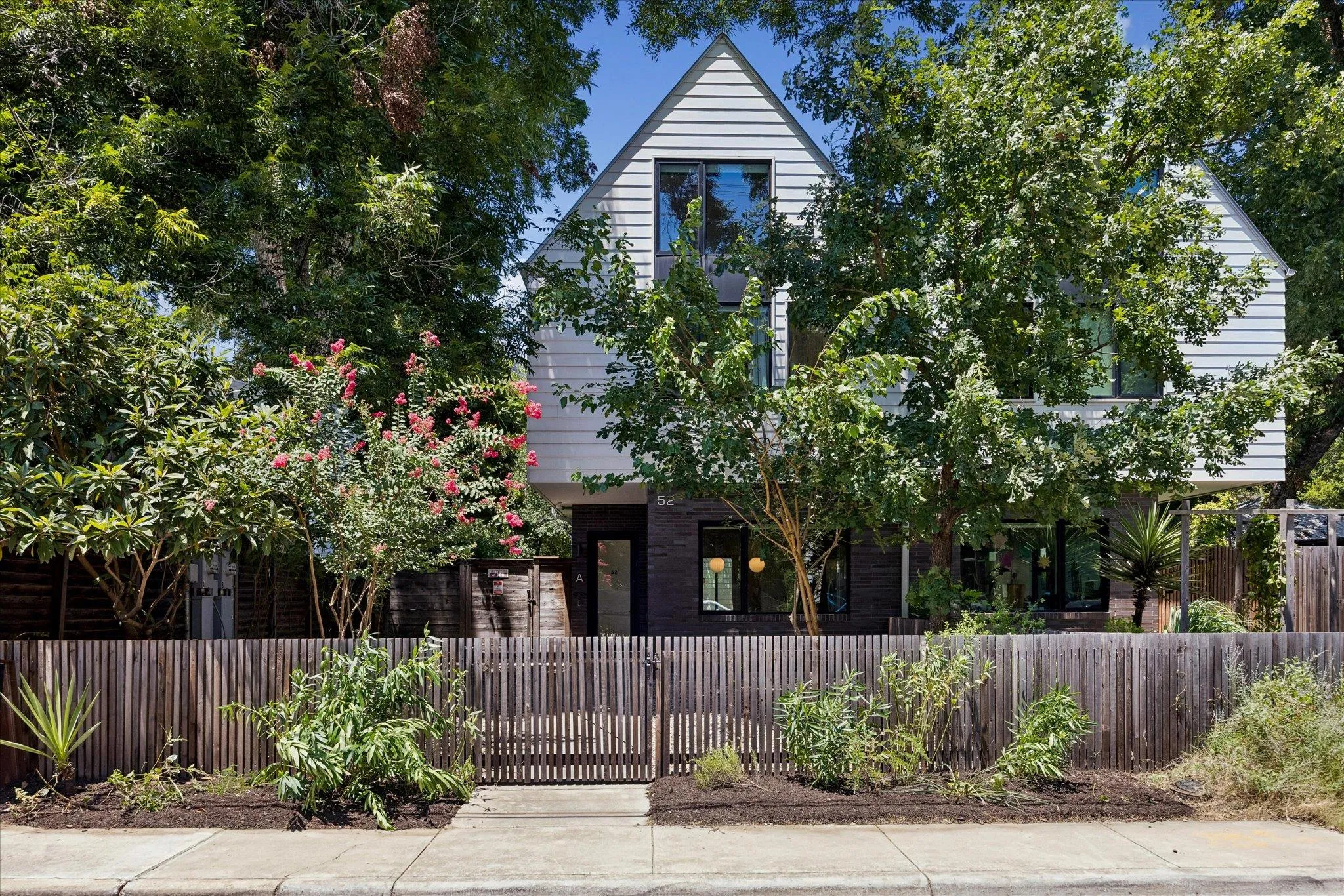 Photo 2 of 52 WALLER ST #A