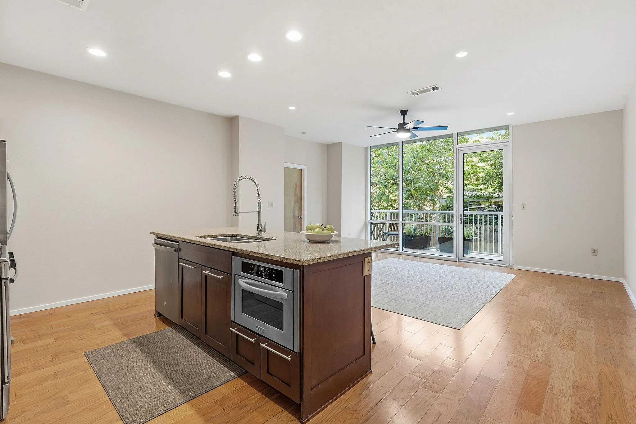 Photo 4 of 1600 BARTON SPRINGS RD #4105