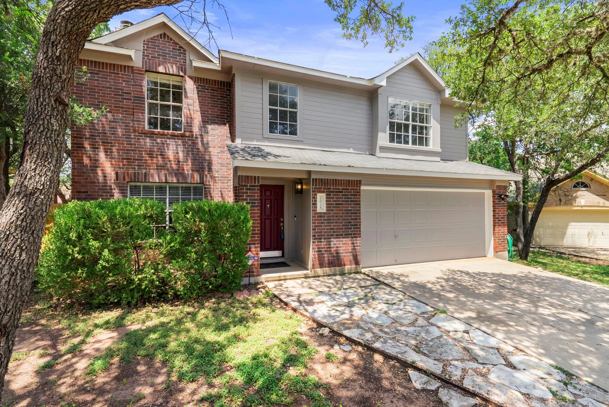 Photo 2 of 2028 DESCO DR