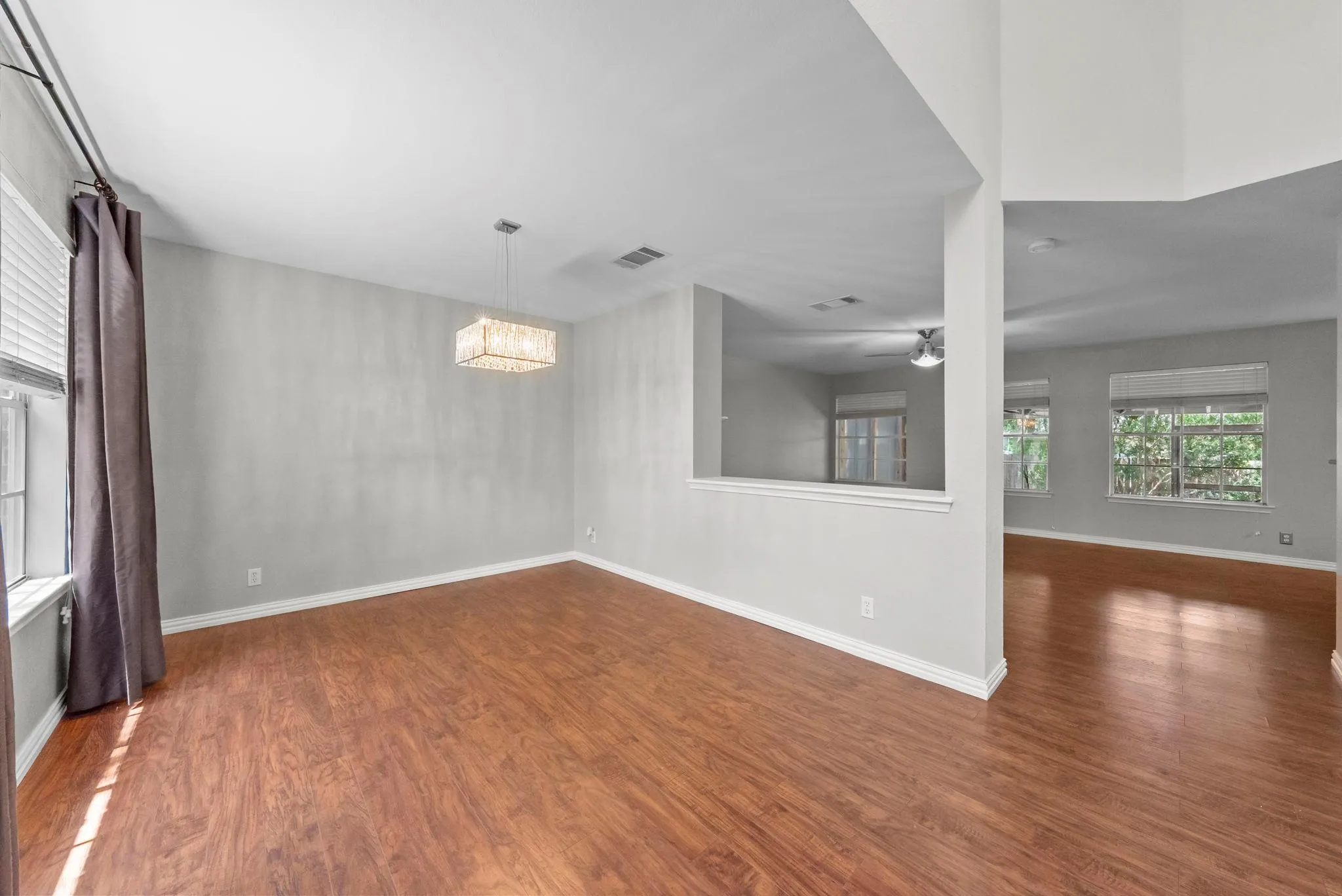 Photo 5 of 2028 DESCO DR