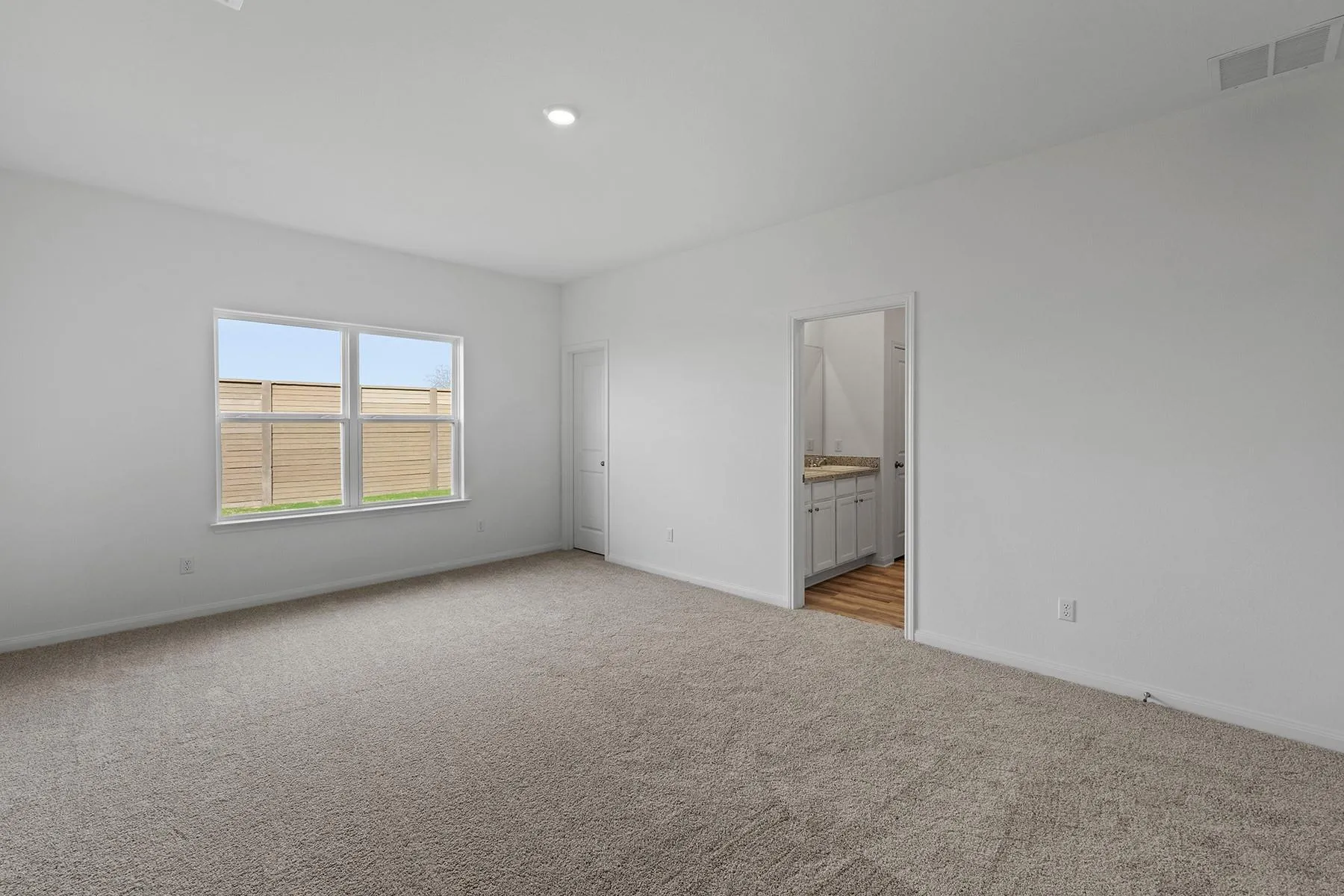 Photo 4 of 14617 WAHLBERGS WAY
