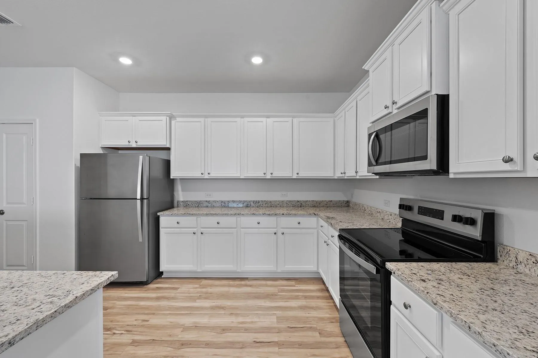 Photo 3 of 14617 WAHLBERGS WAY