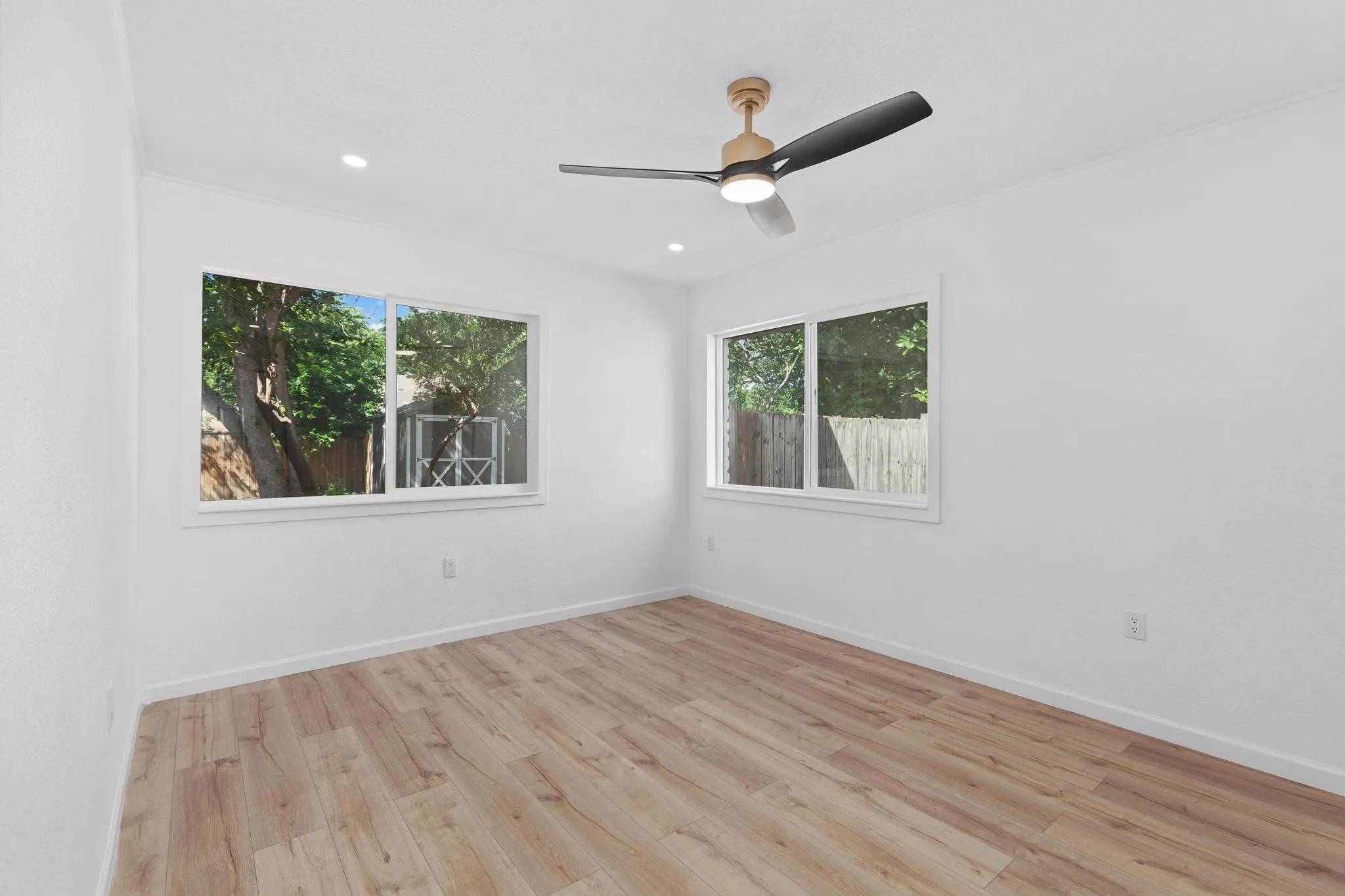 Photo 4 of 5804 WHITEBROOK DR