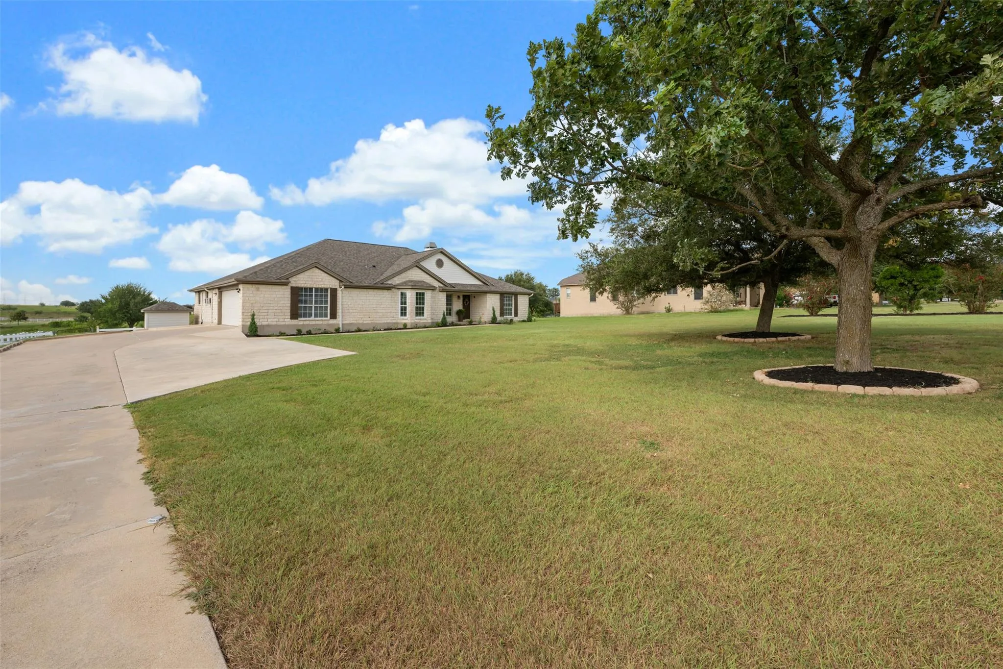 Photo of 111 LOOKOUT CIR, Hutto, TX, 78634