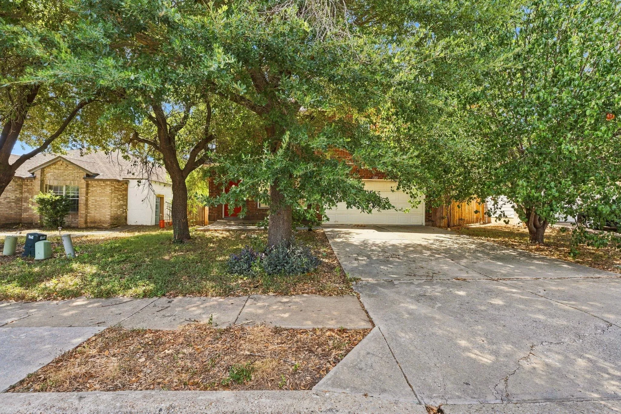 Photo 3 of 1301 DEERHOUND PL