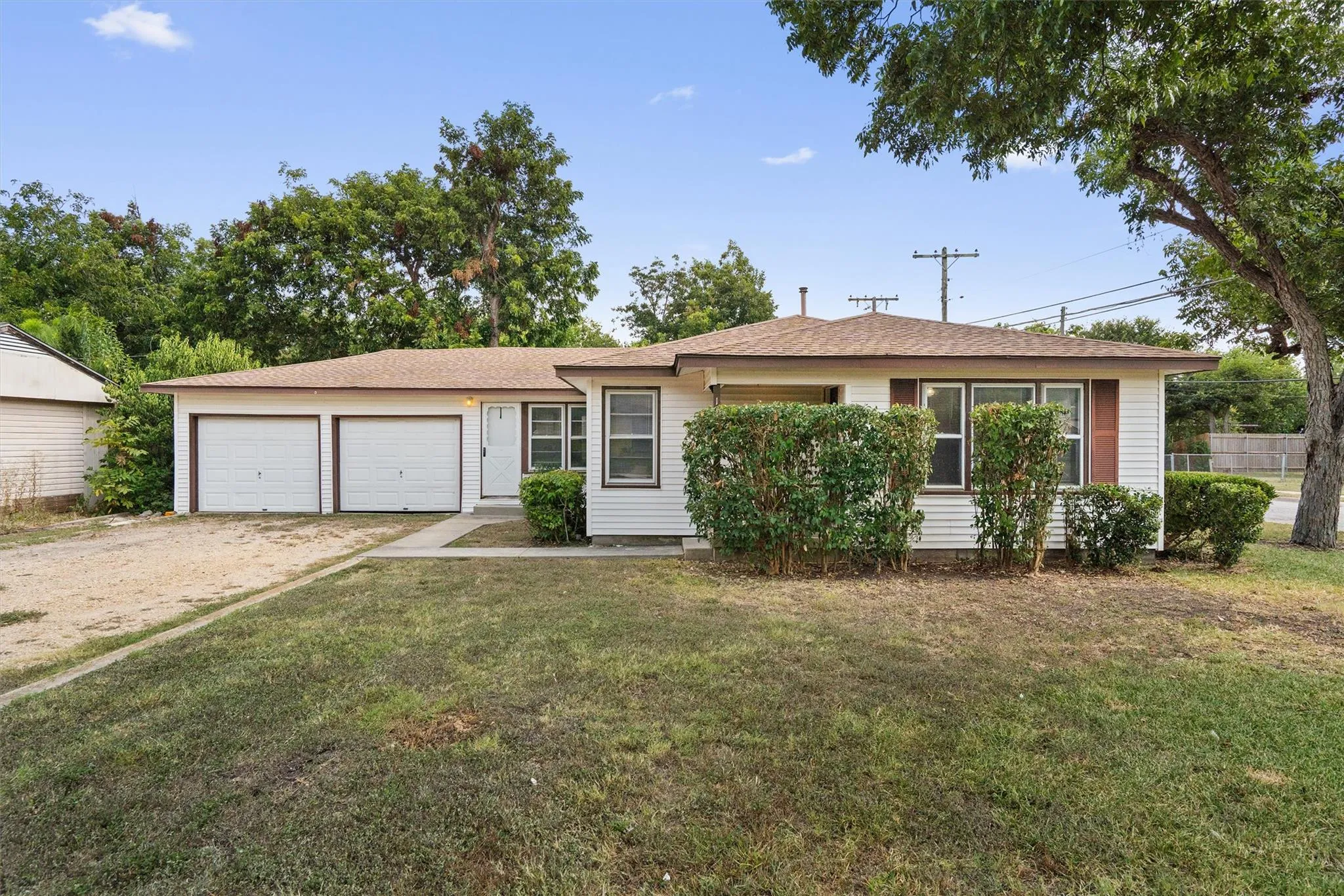 Photo of 1119 KENT ST, Taylor, TX, 76574
