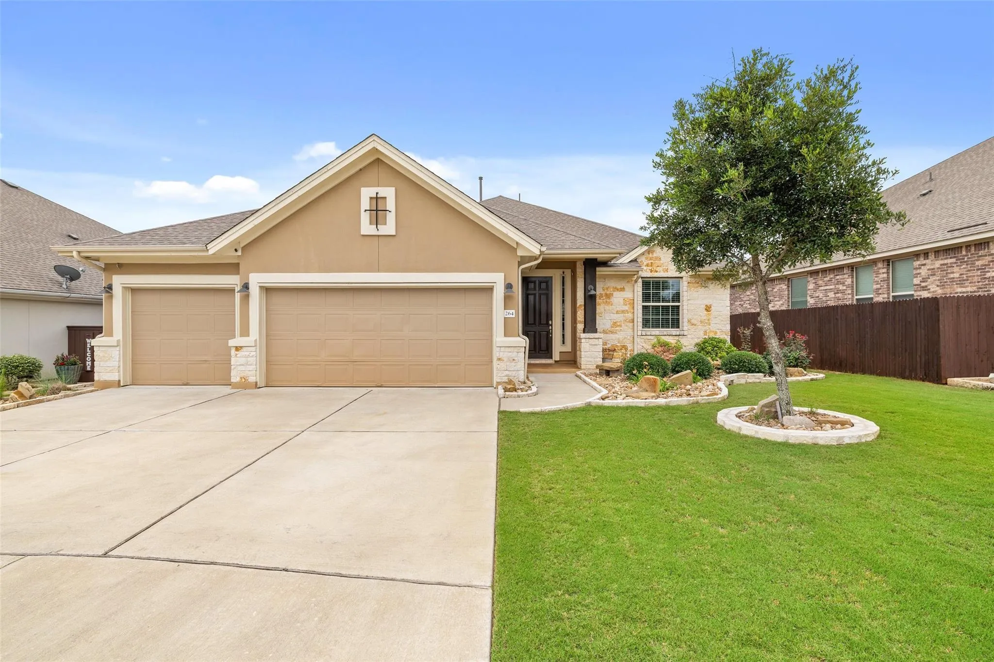 Photo of 264 N SAGE HOLW, Dripping Springs, TX, 78620