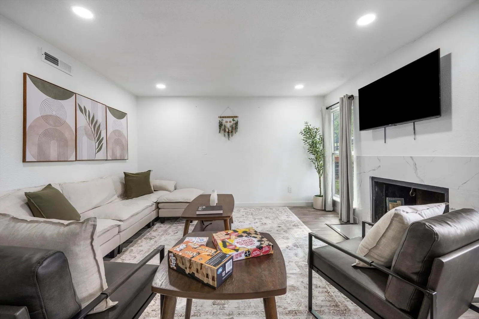 Photo 2 of 6413 CHIMNEY CREEK CIR #A1