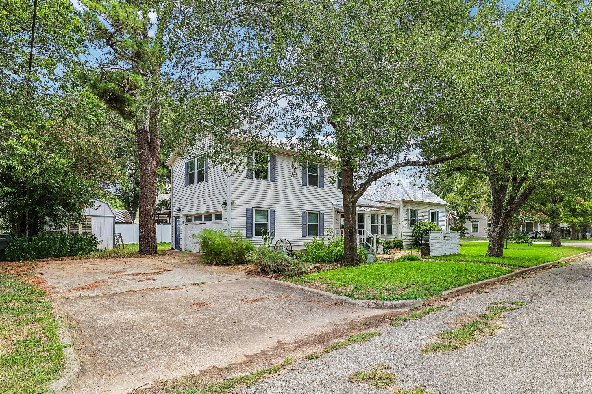 Photo 3 of 601 GARWOOD ST