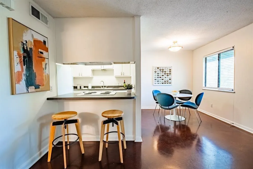 Photo 3 of 3914 AVENUE D NONE #104