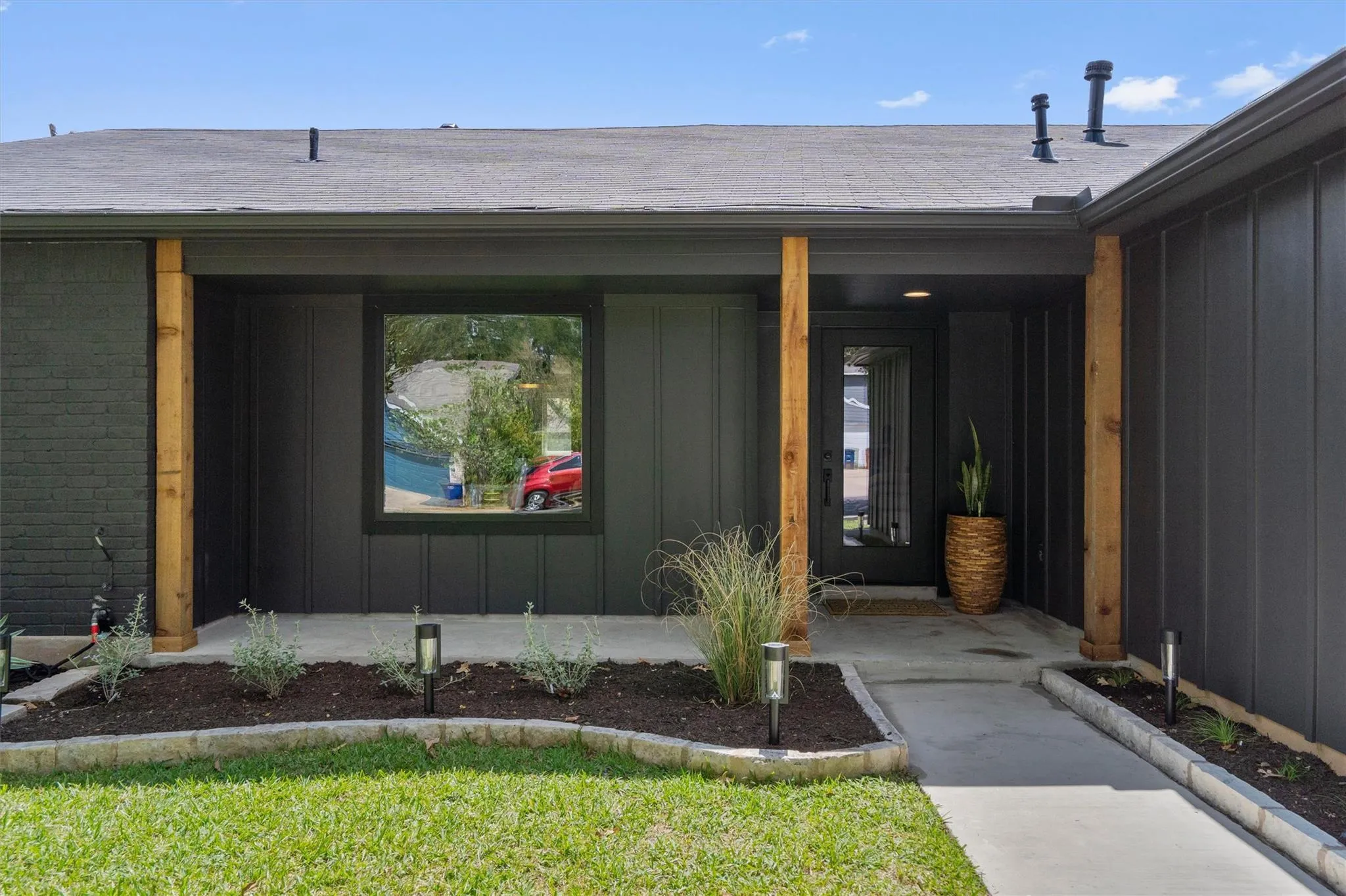 Photo 4 of 2713 INRIDGE DR