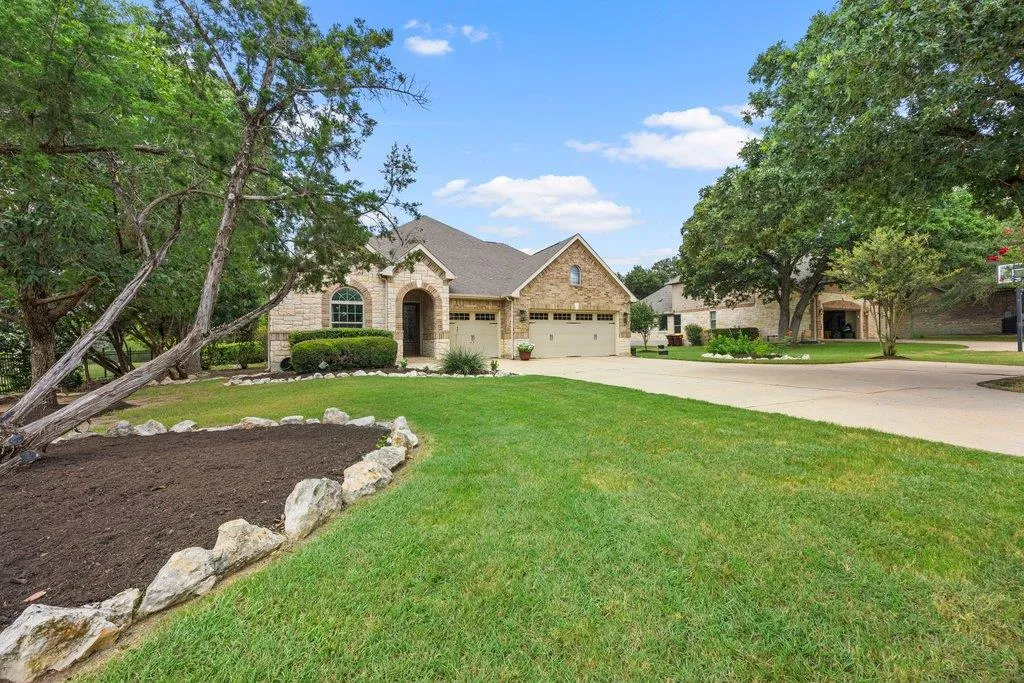 Photo of 246 SOUTHERN SUNSET CV, Driftwood, TX, 78619