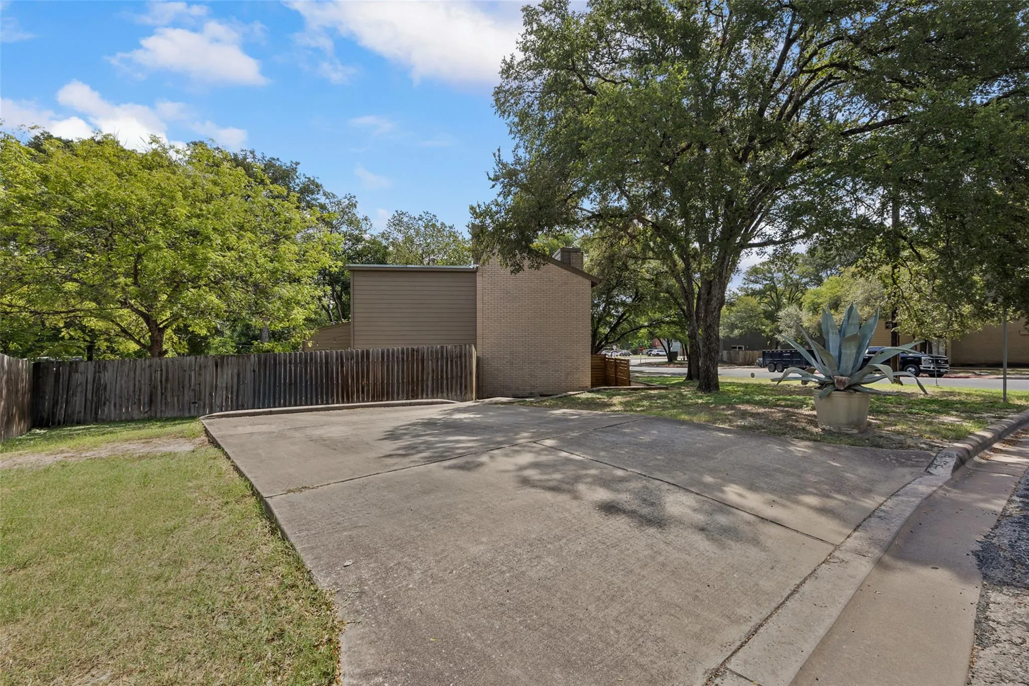 Photo 3 of 1404 SOUTHPORT DR #A