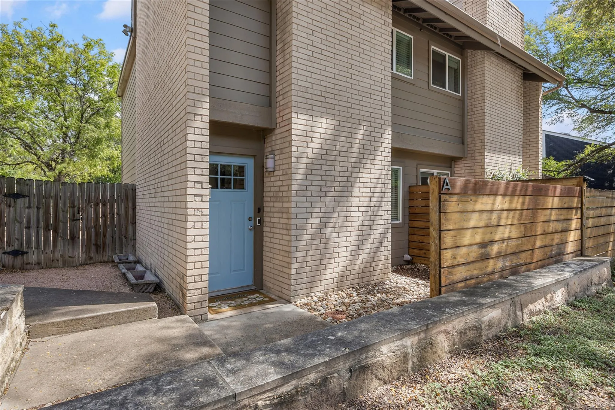 Photo 2 of 1404 SOUTHPORT DR #A