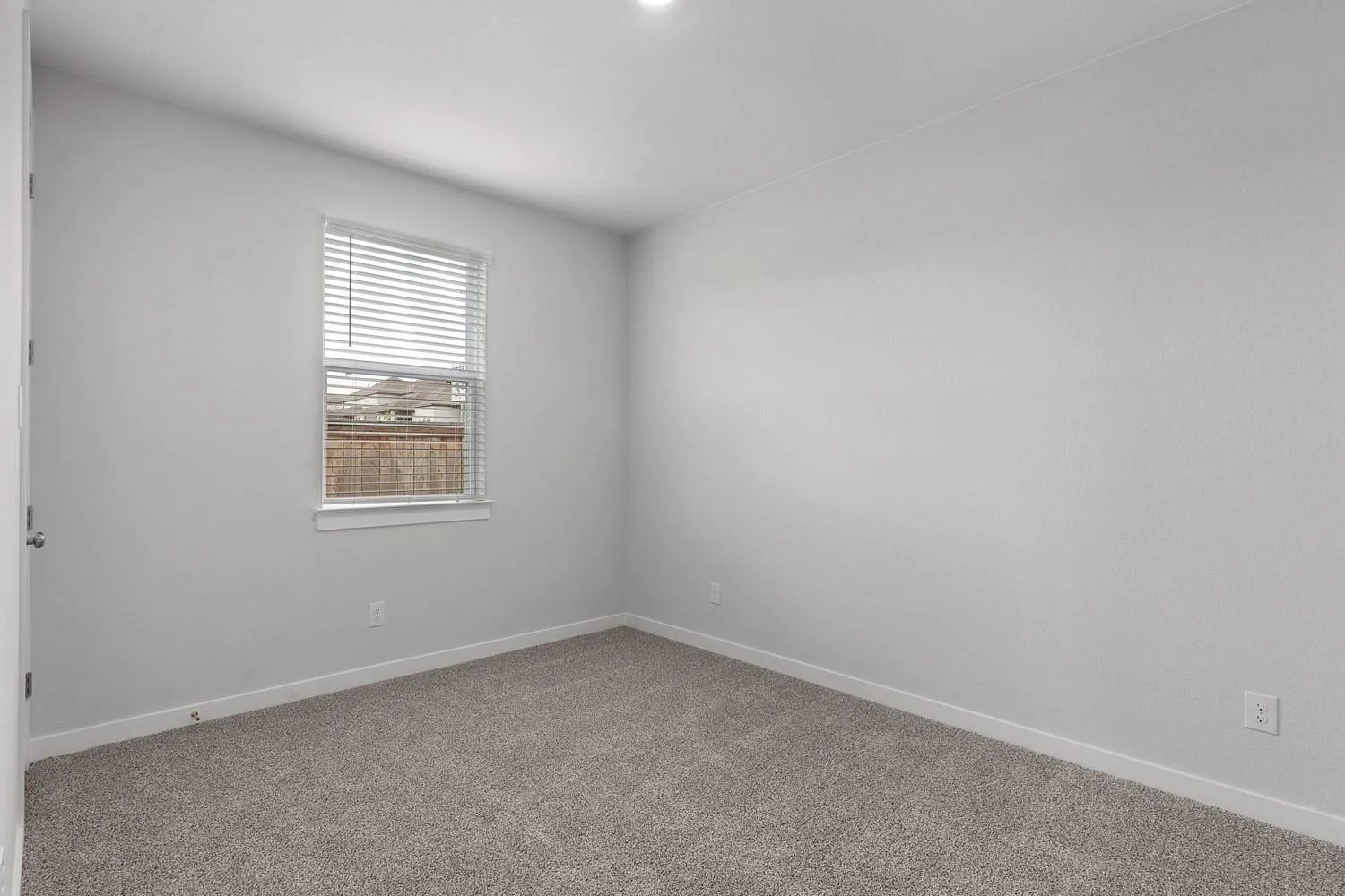 Photo 5 of 228 MONTECIDO DR