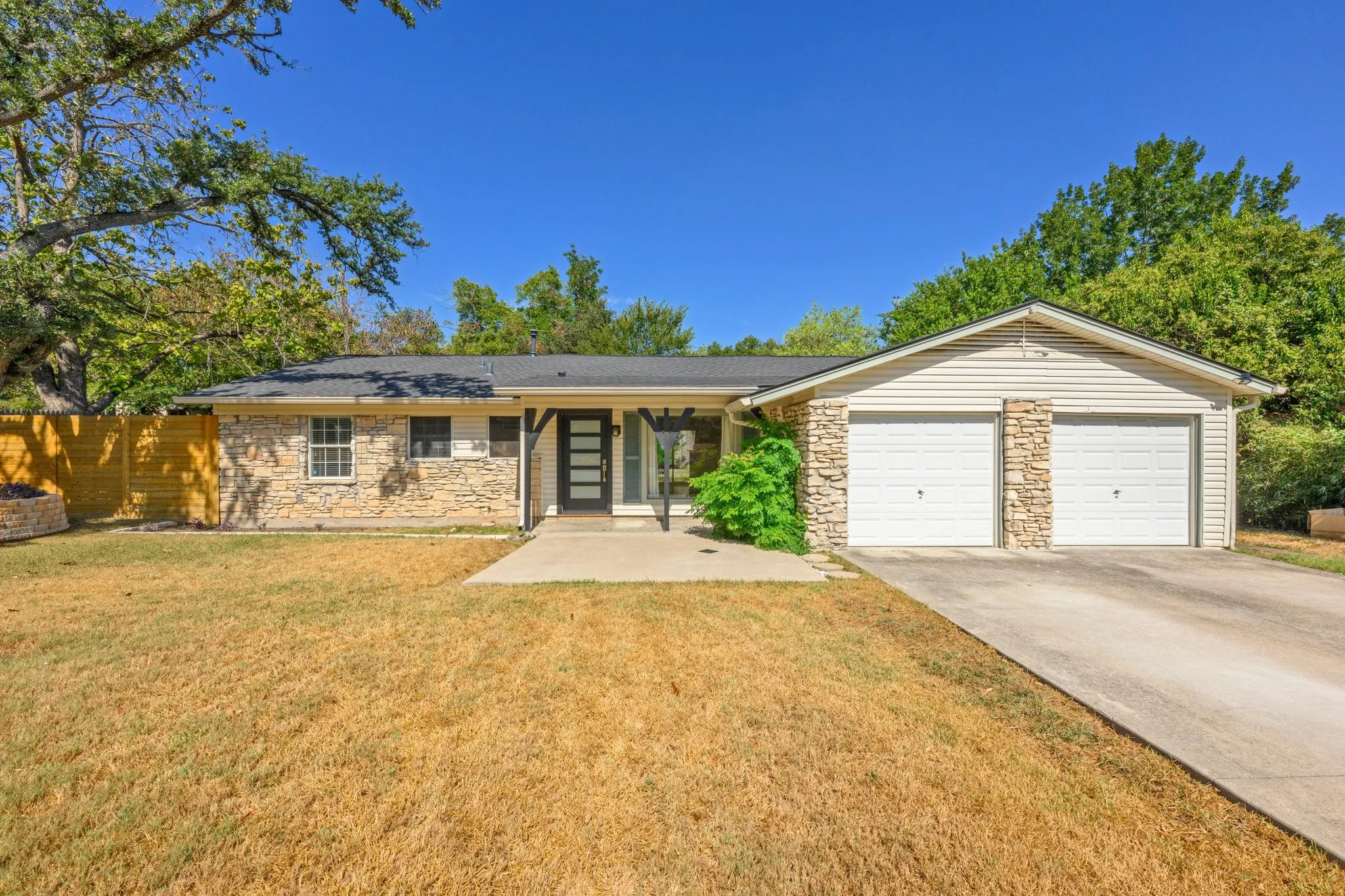 Photo of 6802 COLUMBIA DR, Austin, TX, 78723