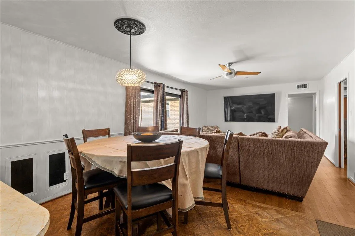 Photo 5 of 11901 OAK TRL