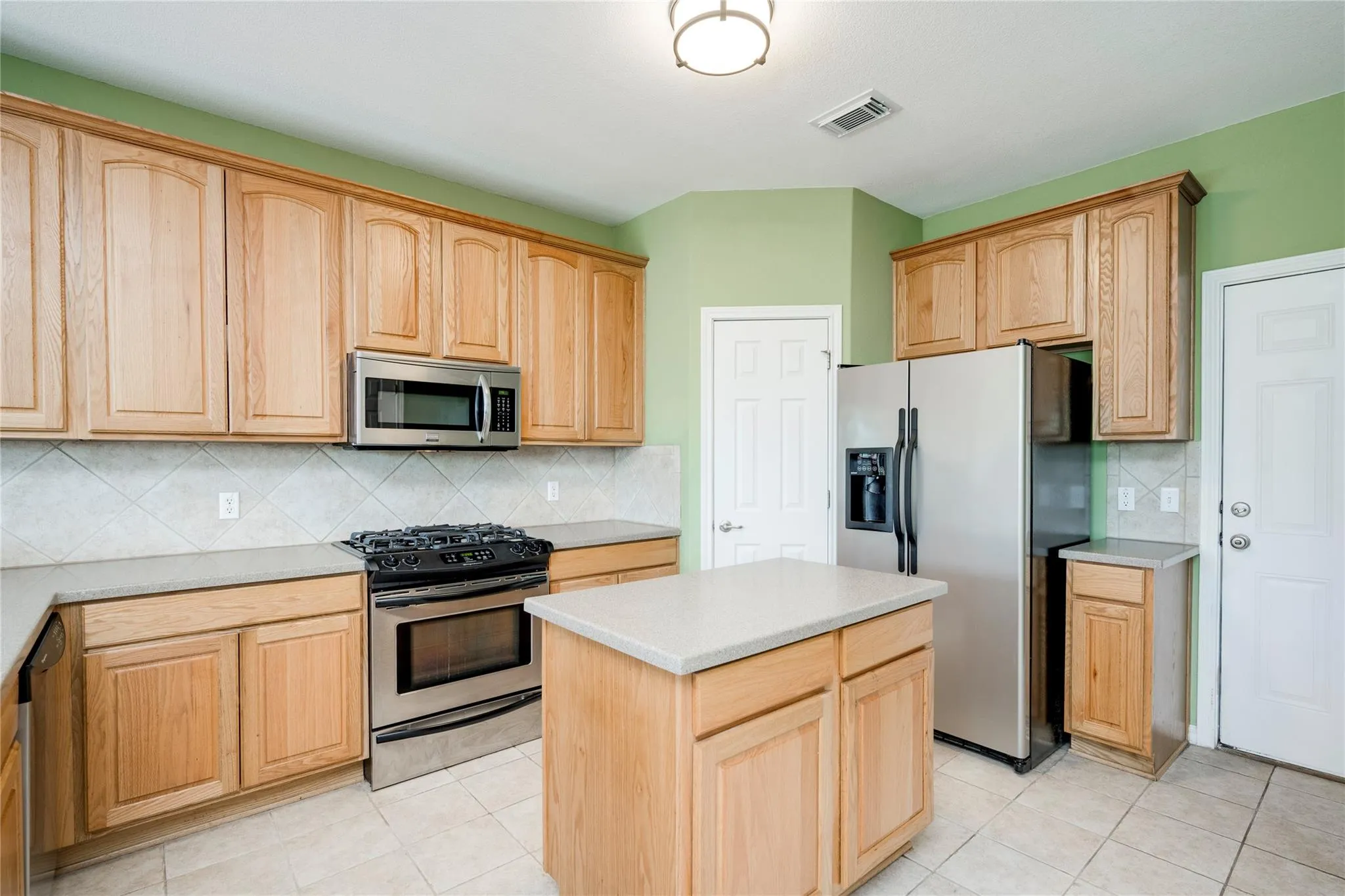 Photo 4 of 1101 E PARMER LN #315