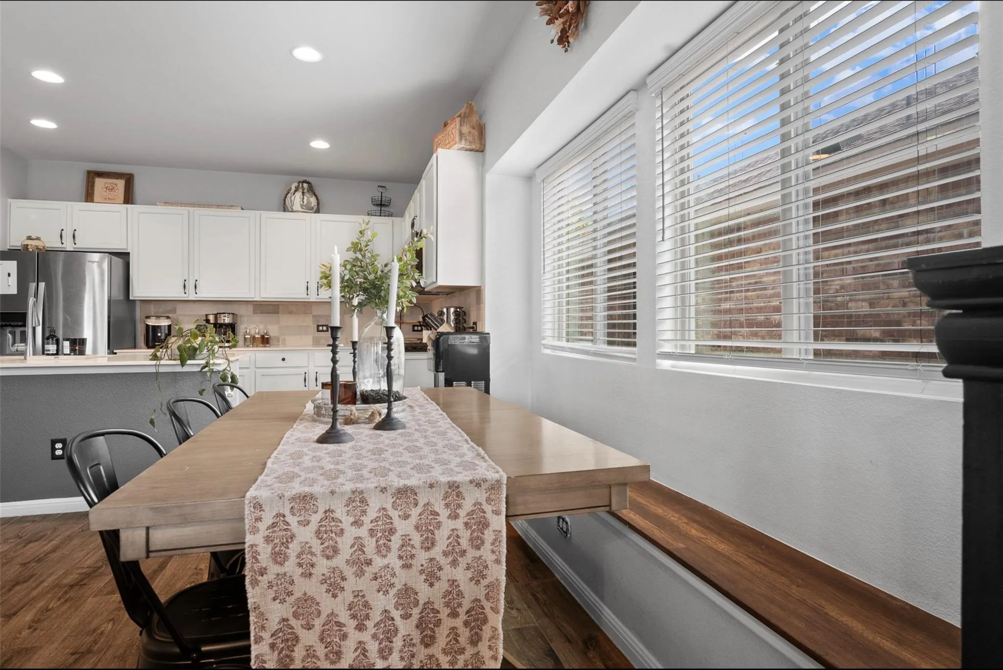 Photo 5 of 309 RIMROCK CT