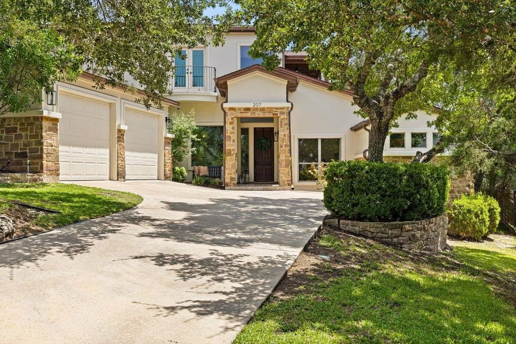 Photo of 207 SPELLBROOK LN, Lakeway, TX, 78734